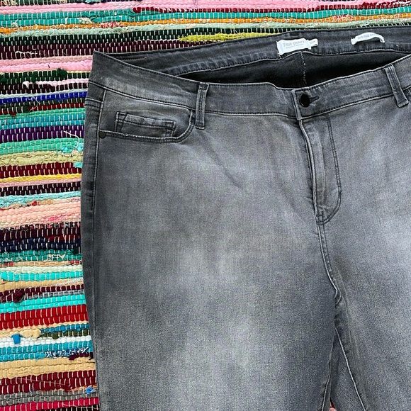 True Craft Gray Skinny Jeans-#1955+ - Picture 3 of 15